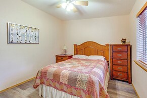 4 Mi to Lake: Pet-friendly Cabin in Pinetop