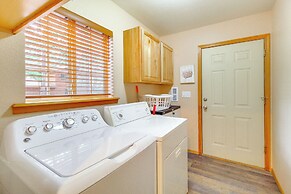 4 Mi to Lake: Pet-friendly Cabin in Pinetop