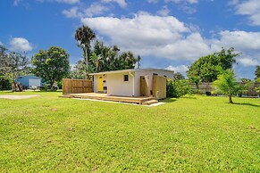 Peaceful Fort Myers Home: Walk to Buckingham Farms