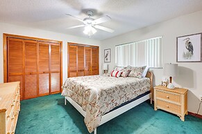 5 Mi to Weeki Wachee: Spring Hill Home w/ Lanai