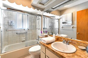 5 Mi to Weeki Wachee: Spring Hill Home w/ Lanai