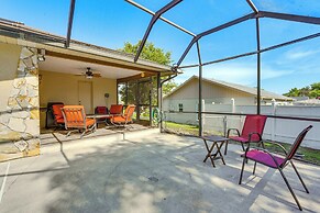 5 Mi to Weeki Wachee: Spring Hill Home w/ Lanai