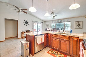 5 Mi to Weeki Wachee: Spring Hill Home w/ Lanai