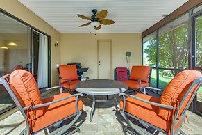 5 Mi to Weeki Wachee: Spring Hill Home w/ Lanai