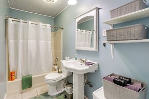 Blacksburg Hideaway w/ Hot Tub ~ 5 Mi to Campus!
