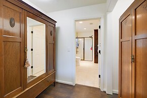 Dock + Fire Pit: Waterfront Lake Martin Retreat!