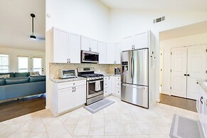 Dock + Fire Pit: Waterfront Lake Martin Retreat!