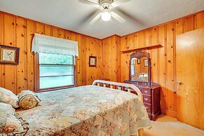 Peaceful Lumberton Home - 7 Mi to Dtwn Riverwalk!