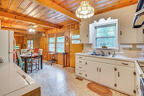 Peaceful Lumberton Home - 7 Mi to Dtwn Riverwalk!