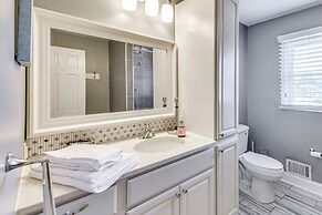 Luxe Lakefront Portsmouth Home: Fish, Swim & Play!