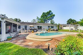 Luxe Lakefront Portsmouth Home: Fish, Swim & Play!