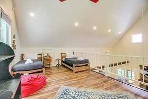 Tennessee Farmhouse Retreat w/ Wraparound Deck!