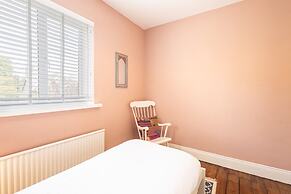 Host Stay Newton House