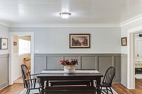 Charming Downtown Mccloud Retreat 2 Bedroom Home