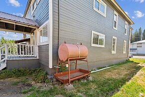 Charming Downtown Mccloud Retreat 2 Bedroom Home