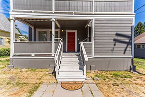 Charming Downtown Mccloud Retreat 2 Bedroom Home