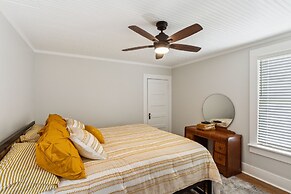 Charming Downtown Mccloud Retreat 2 Bedroom Home