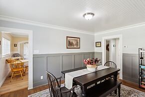 Charming Downtown Mccloud Retreat 2 Bedroom Home