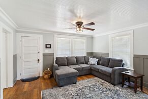 Charming Downtown Mccloud Retreat 2 Bedroom Home