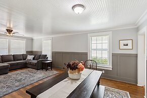 Charming Downtown Mccloud Retreat 2 Bedroom Home