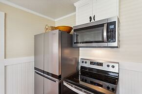 Charming Downtown Mccloud Retreat 2 Bedroom Home