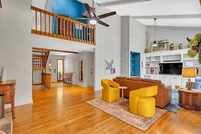 The Blue Flamingo 5 Bedroom Home by RedAwning