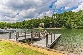 The Blue Flamingo 5 Bedroom Home by RedAwning