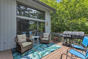 The Blue Flamingo 5 Bedroom Home by RedAwning