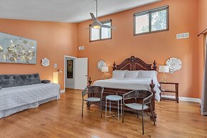 The Blue Flamingo 5 Bedroom Home by RedAwning