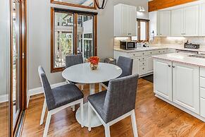 The Blue Flamingo 5 Bedroom Home by RedAwning