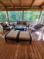 The Great Escape - 2 Bedrooms, 2.5 Baths, Sleeps 12 Home by RedAwning