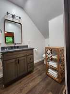 The Great Escape - 2 Bedrooms, 2.5 Baths, Sleeps 12 Home by RedAwning