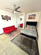 Stylish Remodeled 3BR w Yard Near Airport and Beaches