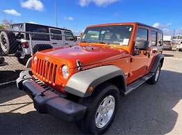 Stylish Remodeled 3BR w Yard Near Airport and Beaches