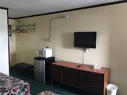 Capri Motel By OYO Elwood, Wathena