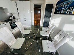 Gerrardscross-sleeps4-parking-petfriendly-wembley