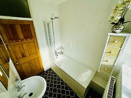 Gerrardscross-sleeps4-parking-petfriendly-wembley