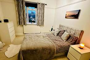 Gerrardscross-sleeps4-parking-petfriendly-wembley
