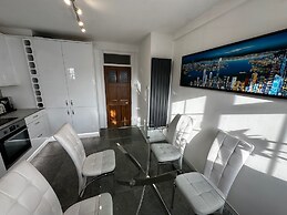 Gerrardscross-sleeps4-parking-petfriendly-wembley