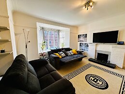 Gerrardscross-sleeps4-parking-petfriendly-wembley