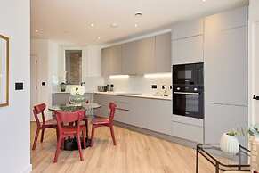 The Tottenham Wonder - Pleasing 2bdr Flat With Balcony