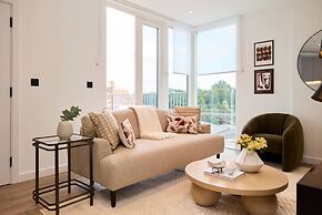 The Tottenham Wonder - Pleasing 2bdr Flat With Balcony