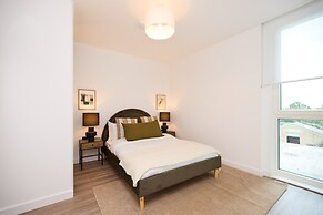 The Tottenham Classic - Charming 2bdr Flat With Balcony