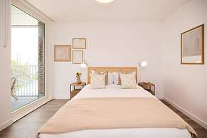 The Tottenham Classic - Charming 2bdr Flat With Balcony