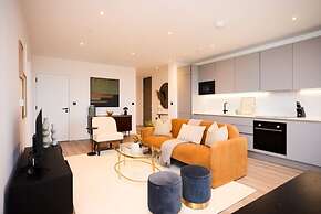 The Tottenham Classic - Charming 2bdr Flat With Balcony