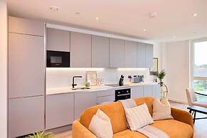 The Tottenham Classic - Charming 2bdr Flat With Balcony