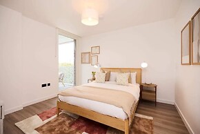 The Tottenham Classic - Charming 2bdr Flat With Balcony