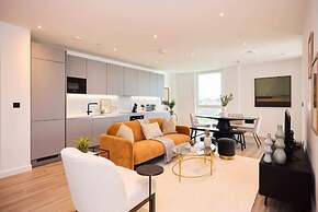 The Tottenham Classic - Charming 2bdr Flat With Balcony