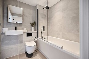 The Tottenham Classic - Charming 2bdr Flat With Balcony