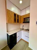 613-Estudio luminoso con balcón